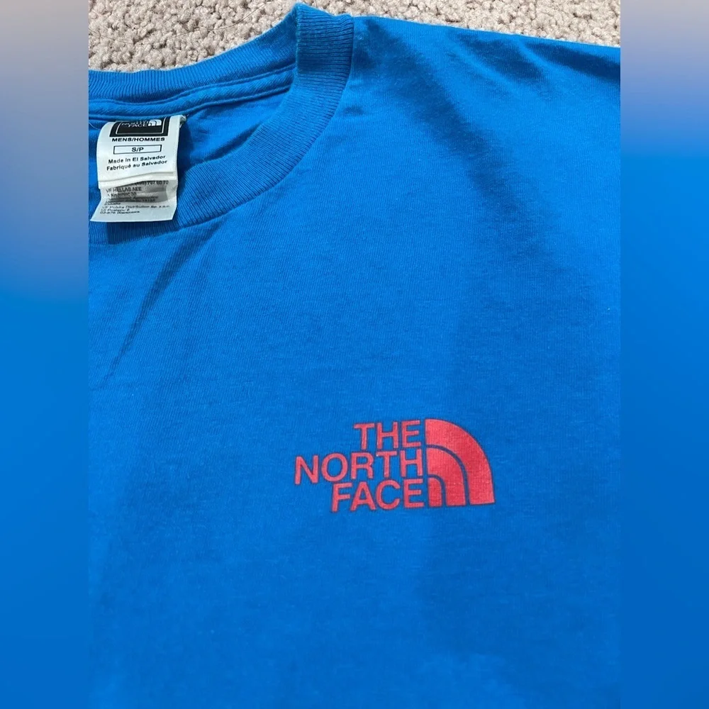 THE NORTH FACE Vibrant Blue Red Box T-shirt